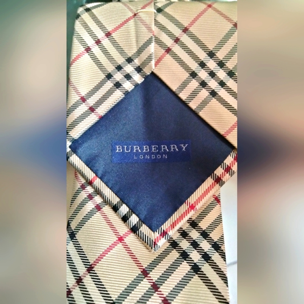 Burberry Men's Classic Manston Check Slim Silk Tie Dress Necktie